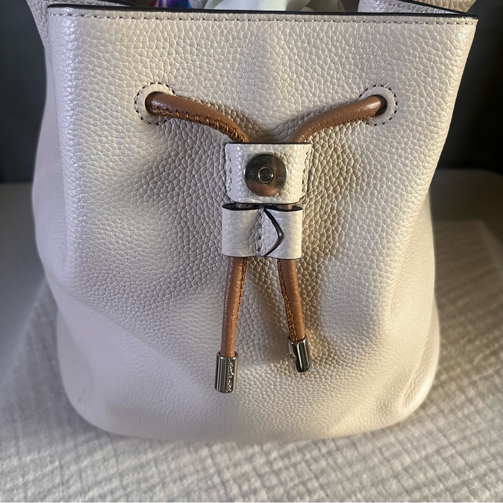 Kate Spade New York Medium Pebbled Leather Backpack Flap Cinch Gold Hardware - Picture 6 of 16